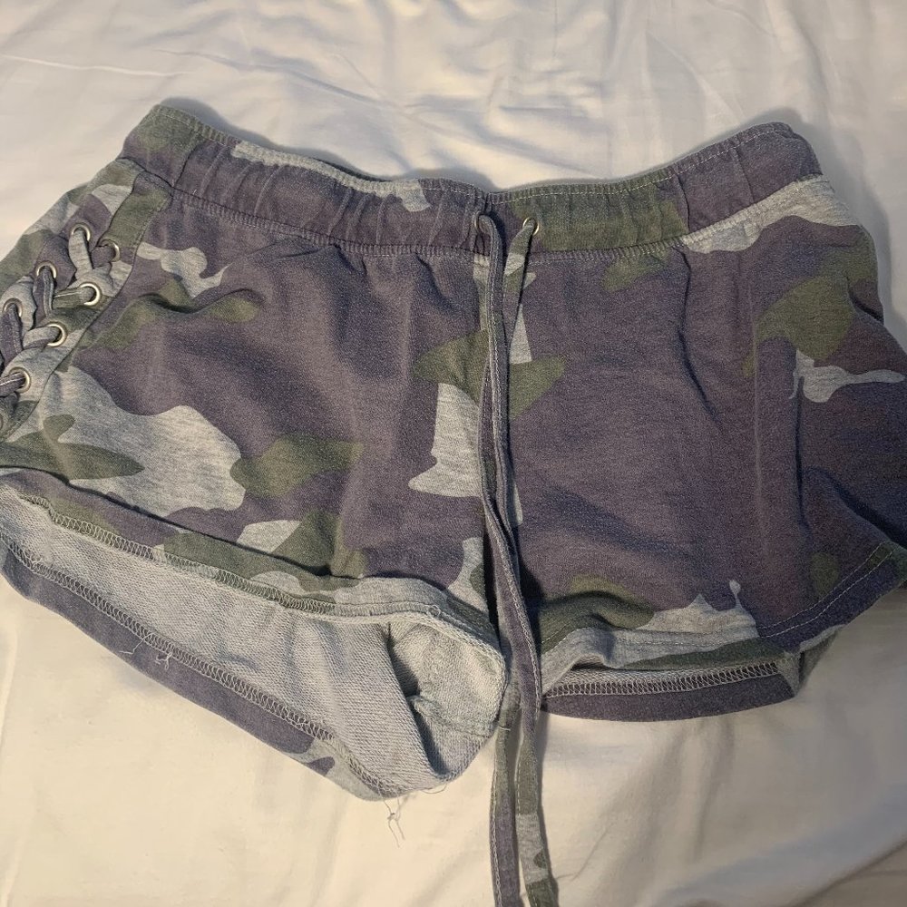 Vanilla Star Camo Softie Short Shorts with Detail